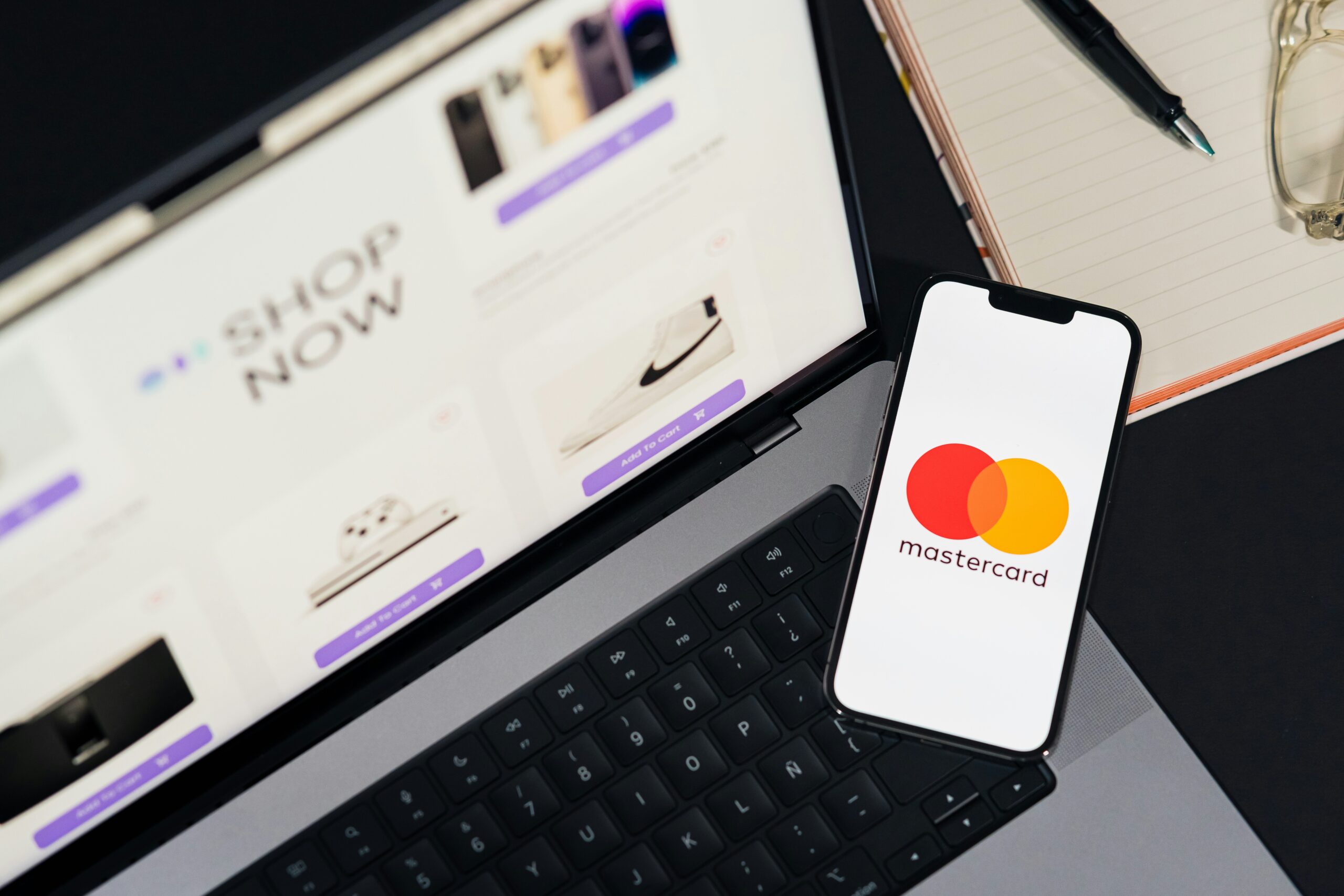 Top High-Yield Savings Accounts 2025 – mobile banking app showing 5.00% APY